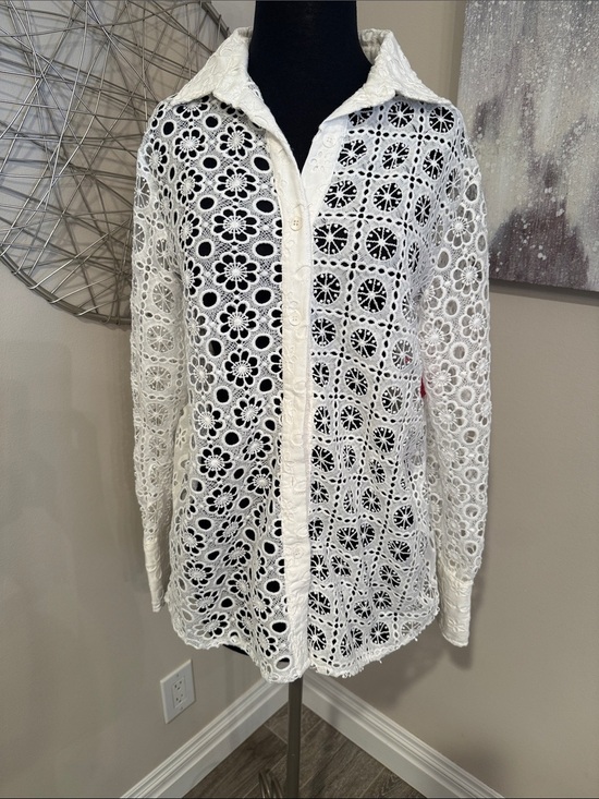 Tops - White Eyelet Button-Up Shirt size small (nwt)